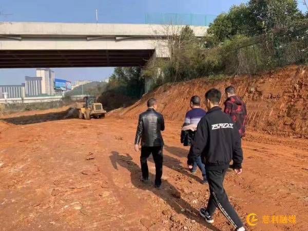 慈利縣建投集團、慈姑建材公司：現(xiàn)場踏勘建筑垃圾綜合治理項目建設情況